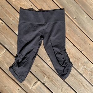 Lululemon In The Flow Crop Charcoal Gray sz 10